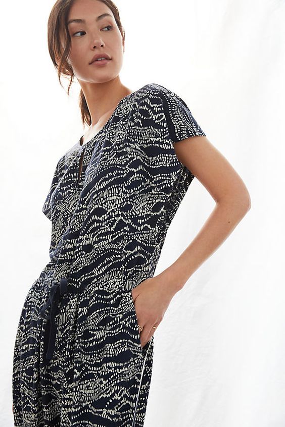 Anthropologie 慢跑连身裙的日常练习