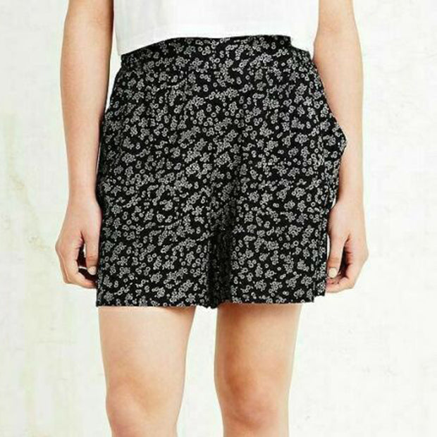 Pins & Needles Urban Outfitters Ditsy Printed Shorts S