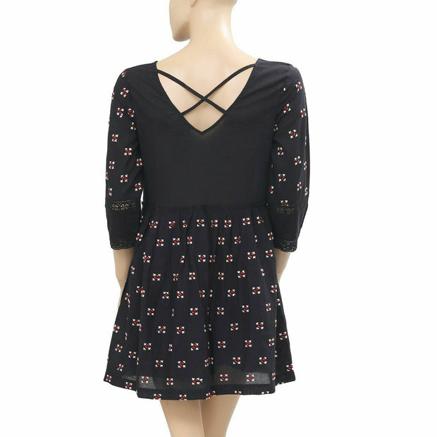 Staring at Stars Embroidered Black Babydoll Mini Dress S